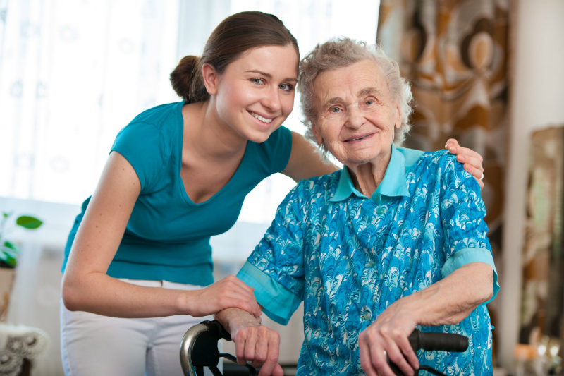 What You Need to Know Before Moving Into a Senior Living Facility